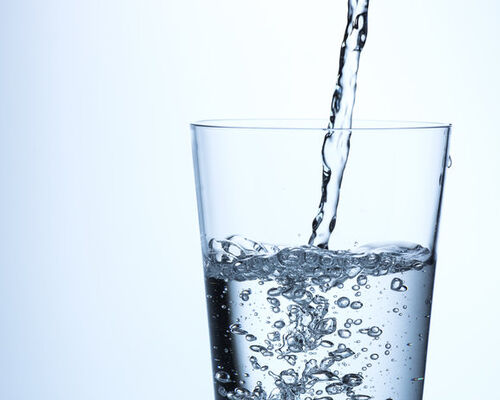 水